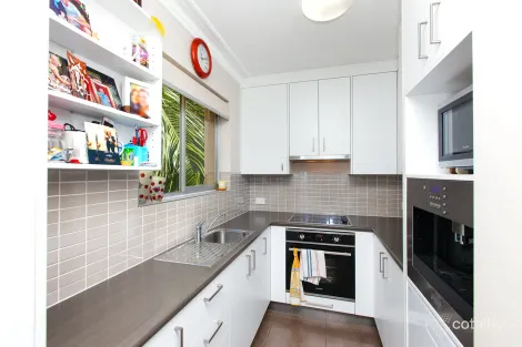 Property photo of 45 Thorn Street Kangaroo Point QLD 4169