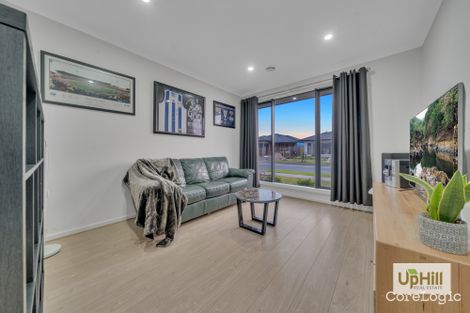 Property photo of 6 Parlia Street Clyde North VIC 3978