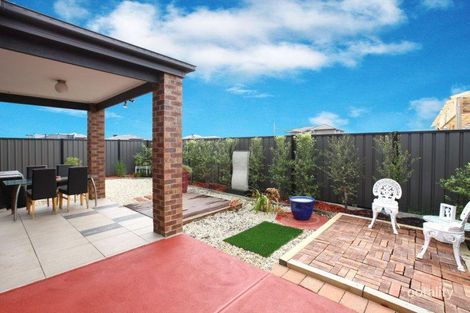 Property photo of 48 Bluebird Way Roxburgh Park VIC 3064