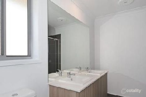 Property photo of 18 Chambers Ridge Boulevard Park Ridge QLD 4125