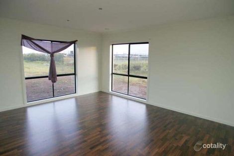 Property photo of 27 Daintree Boulevard Tarneit VIC 3029