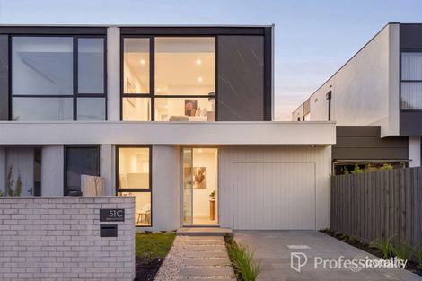 51C BARRINGTON ST, BENTLEIGH EAST, VIC 3165