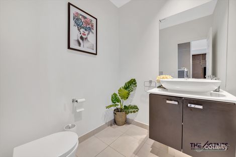 Property photo of 10 Seabird Drive Point Cook VIC 3030