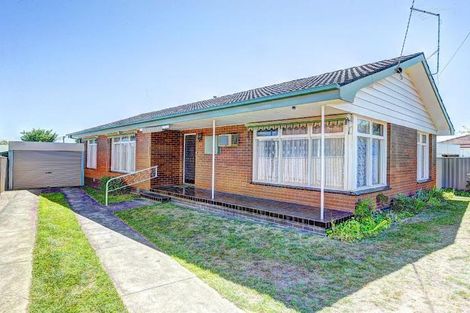 2 Stamford St, Wendouree, VIC 3355