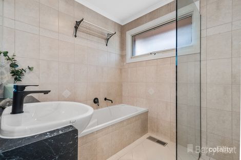 Property photo of 1/17 Birkenhead Drive Kilsyth VIC 3137