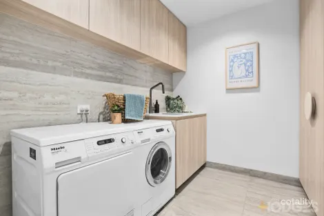 Property photo of 203/25 Small Street Hampton VIC 3188