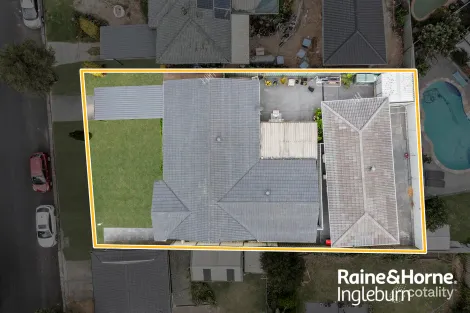 Property photo of 33 Trobriand Crescent Glenfield NSW 2167