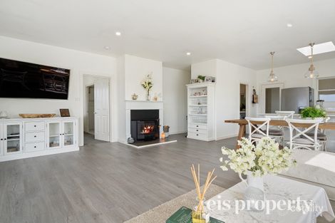 239 Roslyn Ave, Blackmans Bay, TAS 7052