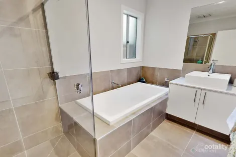 Property photo of 11 Fullback Road Clyde VIC 3978