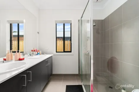 Property photo of 4 Ironbark Street Newborough VIC 3825