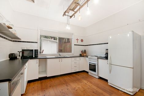 Property photo of 28 Dakara Avenue Erina NSW 2250