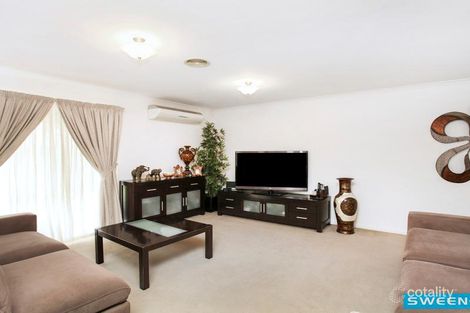Property photo of 4 Dickerson Way Caroline Springs VIC 3023