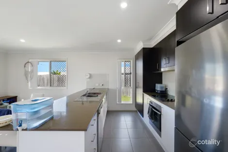 Property photo of 33 Cascade Street Pimpama QLD 4209