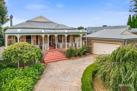 Property photo of 27 Edgbaston Circuit Berwick VIC 3806