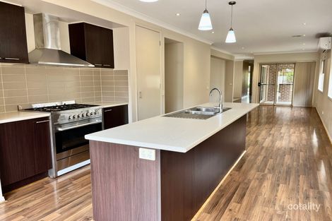 Property photo of 1/77 Hemsley Promenade Point Cook VIC 3030