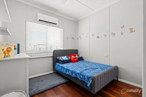 Property photo of 2304 Wynnum Road Wynnum QLD 4178