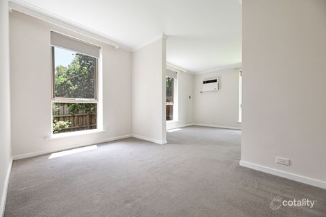 Property photo of 18/11-13 Tennyson Avenue Kilsyth VIC 3137