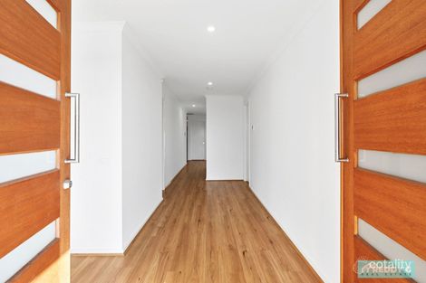 Property photo of 15 Dandelion Crescent Rockbank VIC 3335