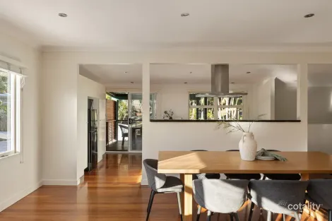 Property photo of 51 Park Street Coorparoo QLD 4151
