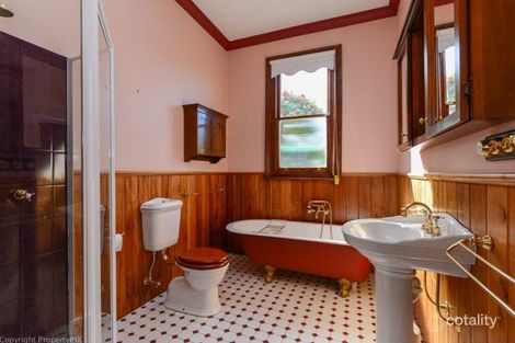 Property photo of 204 Derwent Avenue Lindisfarne TAS 7015