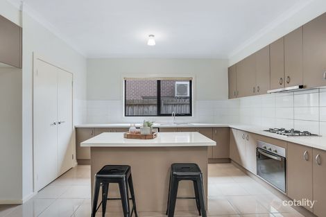 Property photo of 43 Tomasetti Crescent Narre Warren VIC 3805