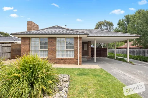 1/16 Chirnside Rd, Berwick, VIC 3806