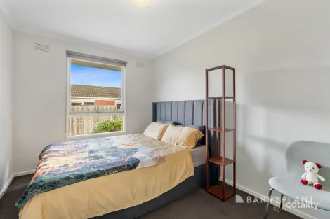 Property photo of 2/139 Barrabool Road Highton VIC 3216