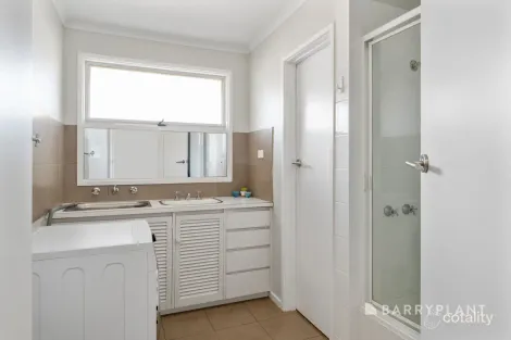 Property photo of 2/139 Barrabool Road Highton VIC 3216