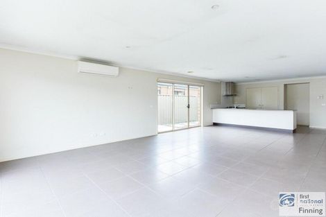 Property photo of 44 Ardent Crescent Cranbourne East VIC 3977