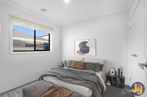 80 Hawkesbury Dr, Donnybrook, VIC 3064