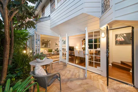Property photo of 2/126 Blues Point Road McMahons Point NSW 2060