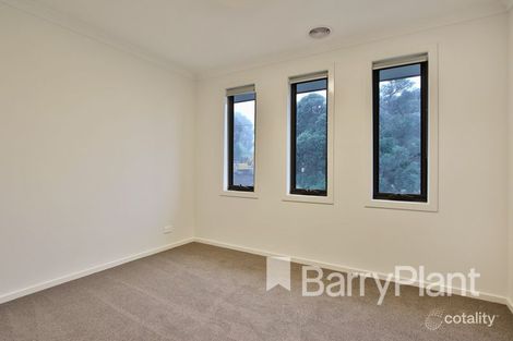 Property photo of 7 Bareena Grove Doncaster East VIC 3109