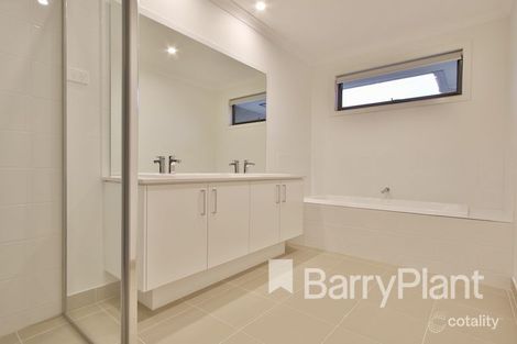 Property photo of 7 Bareena Grove Doncaster East VIC 3109