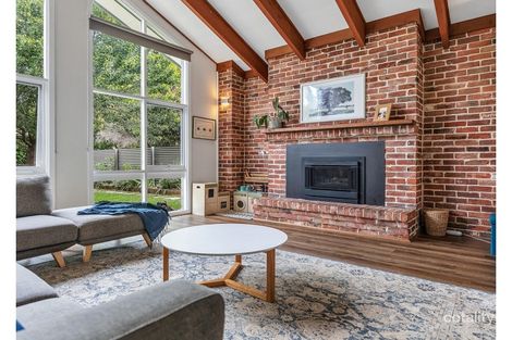 Property photo of 23 Hillview Avenue Moama NSW 2731