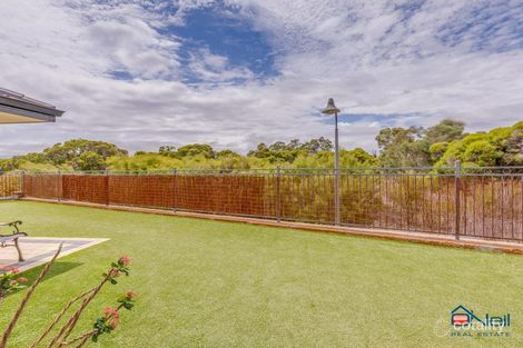 9 Verdant Cres, Seville Grove, WA 6112