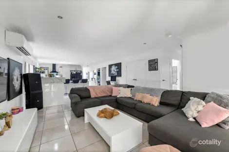 Property photo of 20 Bowerbird Street Deebing Heights QLD 4306