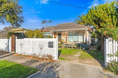 Property photo of 27 Bayside Grove Seaford VIC 3198