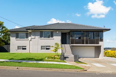 Property photo of 1 Mingera Street Mansfield QLD 4122