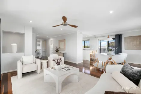 Property photo of 1 Mingera Street Mansfield QLD 4122