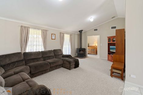 Property photo of 16 Bluett Close Forest Reefs NSW 2798