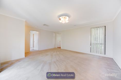 Property photo of 4 New England Way Narre Warren VIC 3805