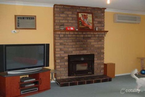 Property photo of 16 Kenley Crescent Macquarie Hills NSW 2285