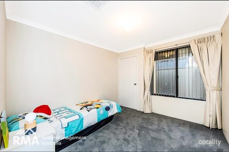 Property photo of 17 Oxenholme Way Waikiki WA 6169