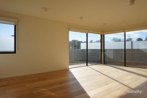 Property photo of 15/8 Burton Crescent Ivanhoe East VIC 3079