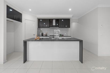 Property photo of 14 Holbrook Crescent Kalkallo VIC 3064