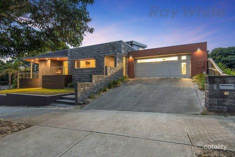 1 Flame Robin Dr, Langwarrin, VIC 3910