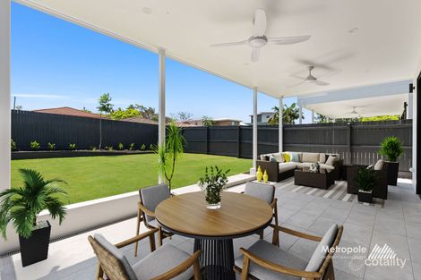 15 Delsie St, Cannon Hill, QLD 4170