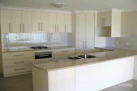 Property photo of 42 Kaloona Drive Bourkelands NSW 2650