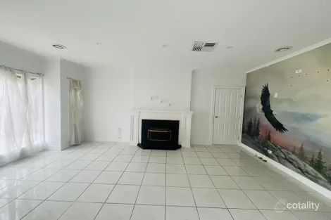 Property photo of 36 Masters Circuit Roxburgh Park VIC 3064