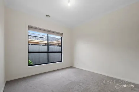 Property photo of 3 Huntingfield Street Craigieburn VIC 3064